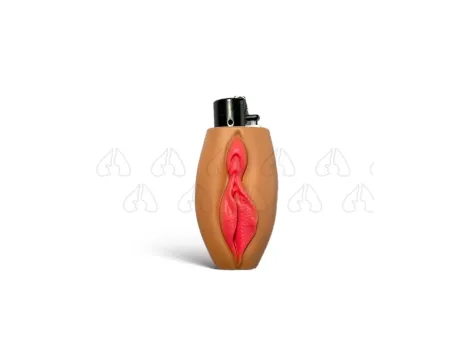 Zapalniczka Clipper w gumowym etui PUSSY